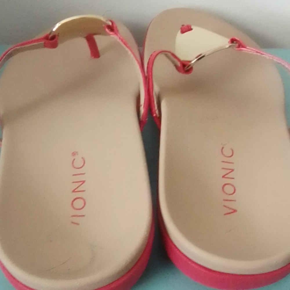 Vionic Mirage Raysa sandals in marigold - Picture 3 of 9
